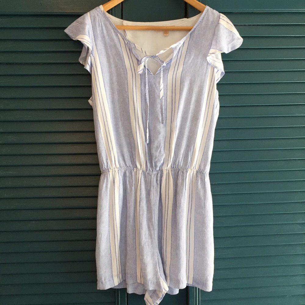 Cross back romper!